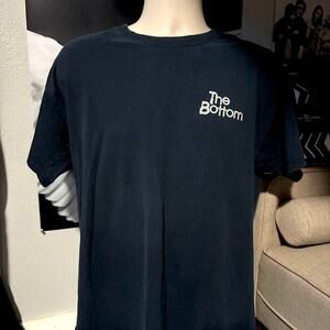 The bottom black bar t shirt